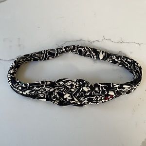 Vera Bradley Black and White Patterned Floral Headband